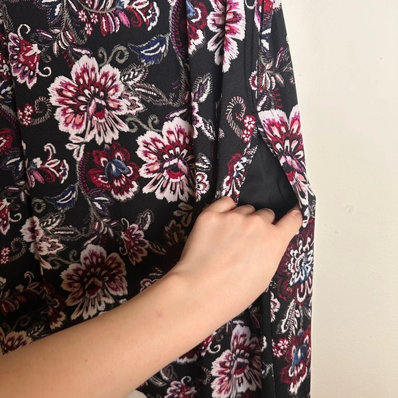 APT.9 Floral Dress with Pockets - Picture 6 of 8